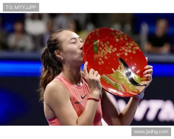 郑钦文柏林站闯关：九巨头围堵 + 60 分保分战，草地短板迎大考